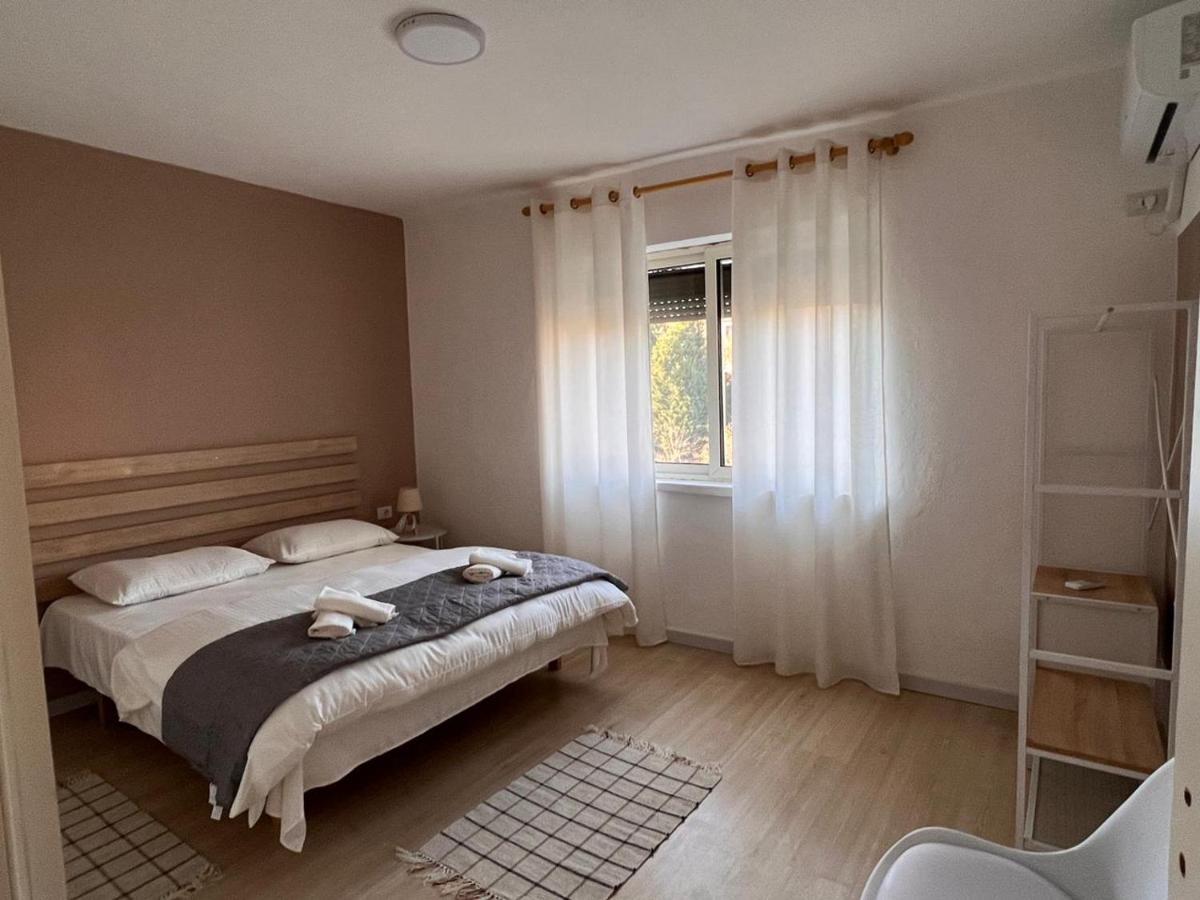 Centre Apartment In שקודר מראה חיצוני תמונה